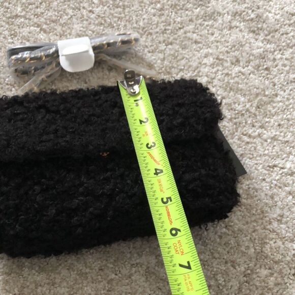 New Forever21 mini crossbody Sherpa bag - Picture 5 of 6